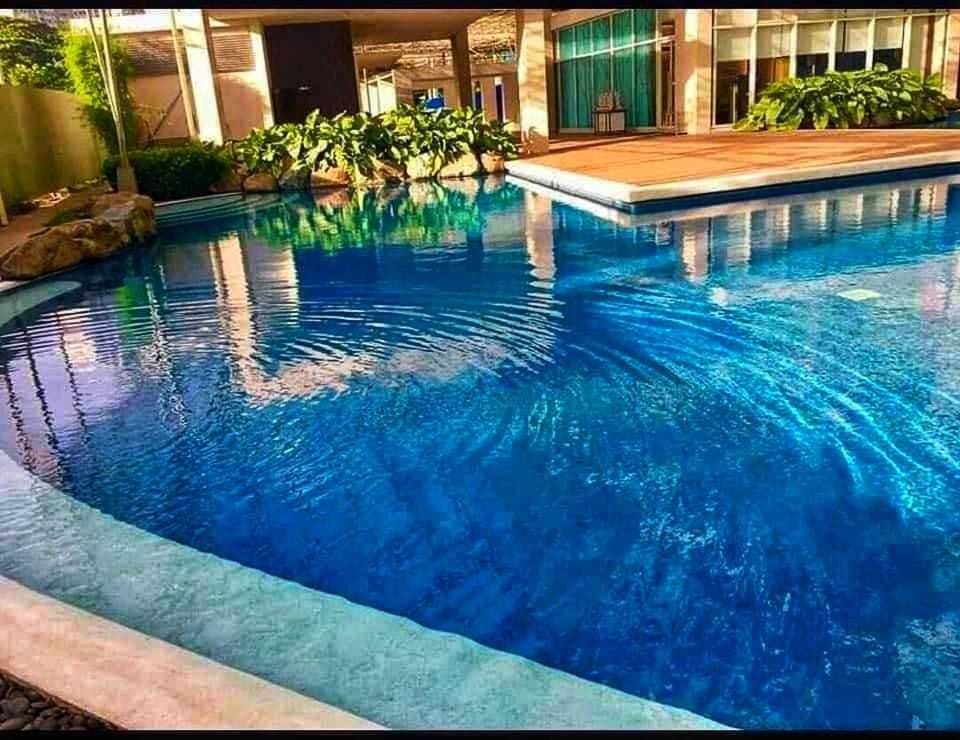 Kasara De Ulap BEST Staycation - 25th Floor City View - Pool & Fast Wi-Fi Apartment in Pasig