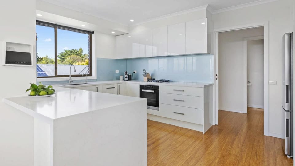 Sea For Days - Panoramic Bay Views in Rye House in Melbourne