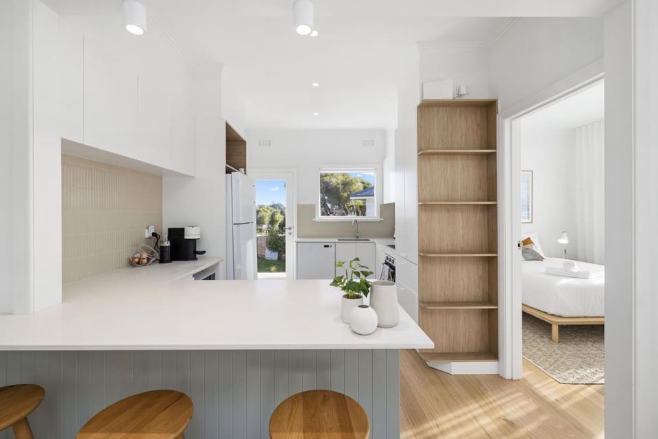 The Village Belle - Stay In The Heart of Sorrento House in Melbourne Road
