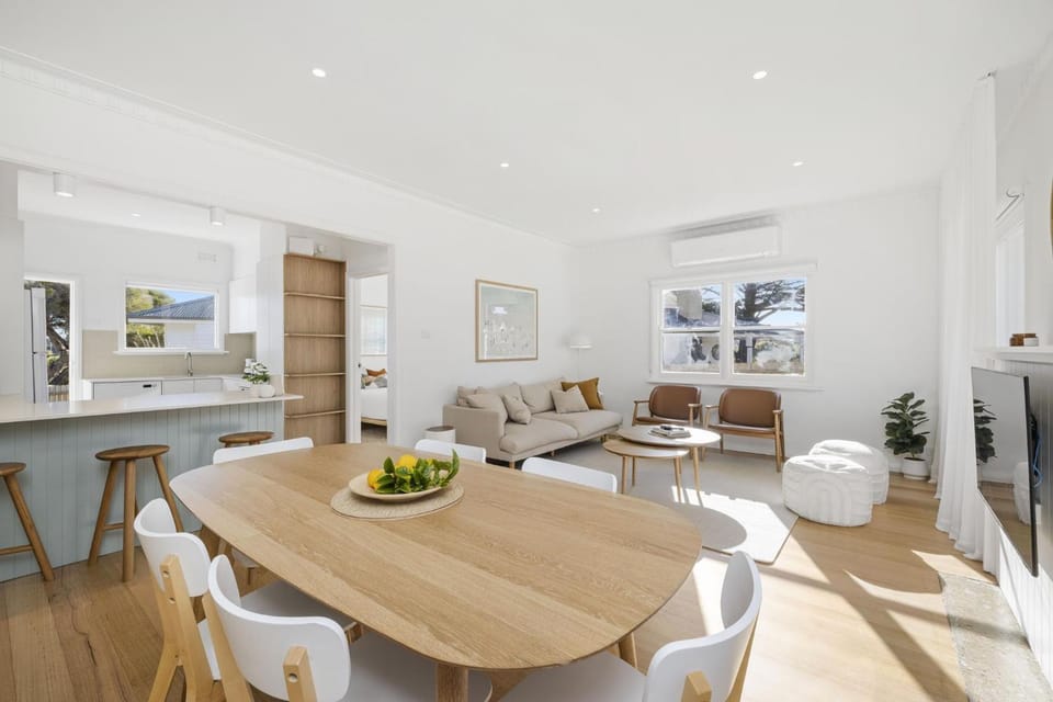The Village Belle - Stay In The Heart of Sorrento House in Melbourne Road