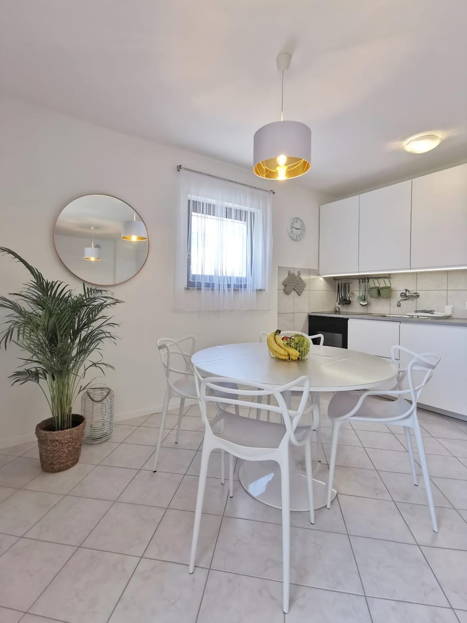 Seating area, Dining area, kitchen
