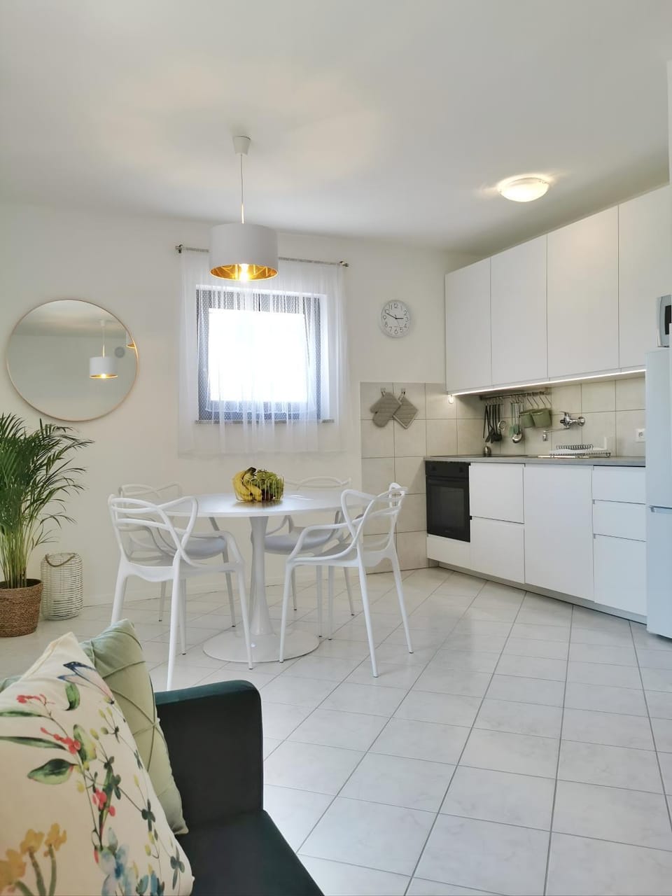 Dining area, hair dresser, kitchen