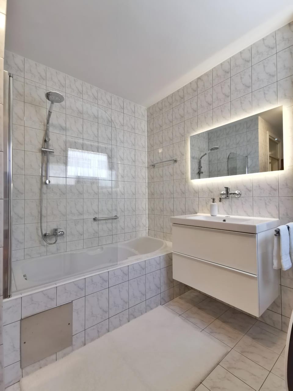 Bathroom, Bath