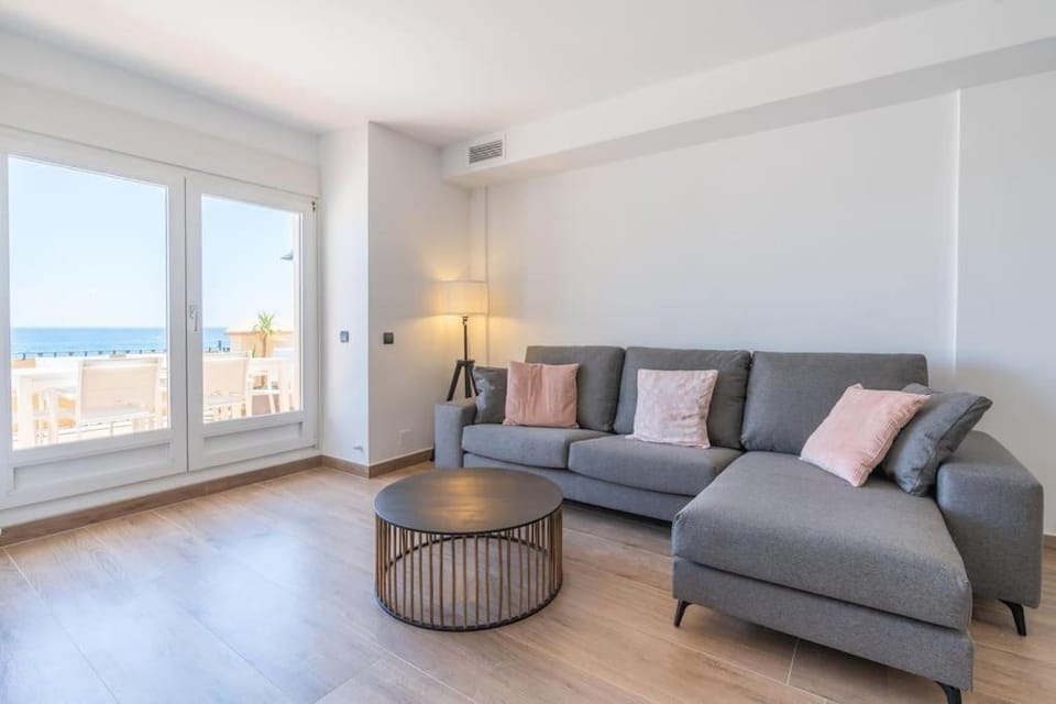 Living room, Sea view