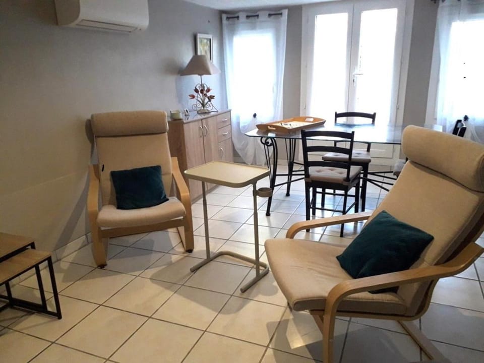 Agréable studio près de st Rémy de Provence Vacation rental in Provence-Alpes-Côte d'Azur