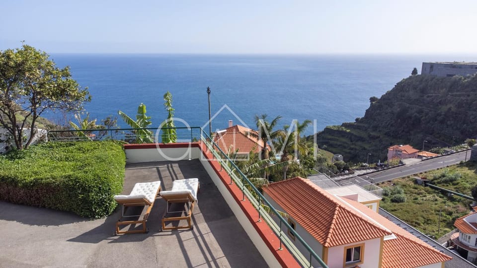 Casa Vista Mar by GALMI House in Madeira District