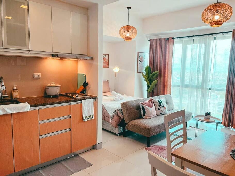 Studio Unit Viceroy Residences McKinley Hill BGC Apartment in Makati