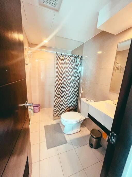 Studio Unit Viceroy Residences McKinley Hill BGC Apartment in Makati