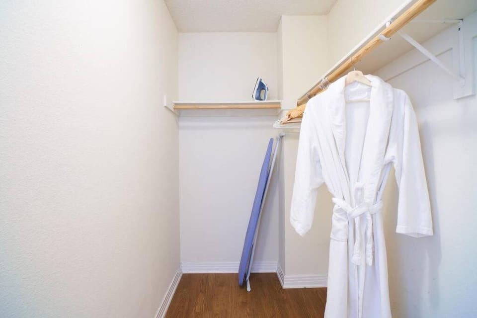 Bathroom, towels, wardrobe