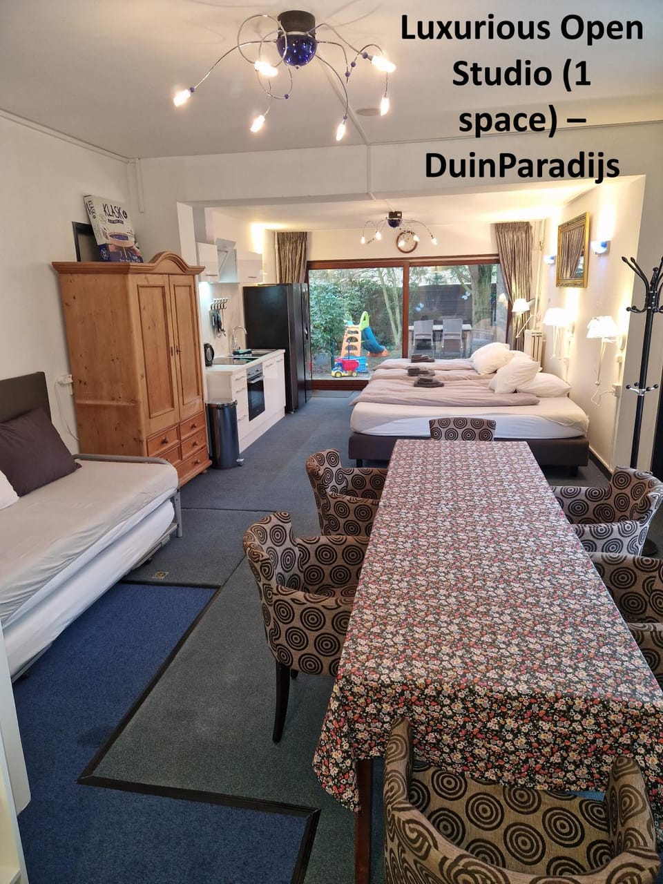 Bed, Garden, Garden, TV and multimedia, Coffee/tea facilities, View (from property/room), View (from property/room), Kitchen or kitchenette, Living room, Photo of the whole room, Seating area, Dining area, Bedroom, Garden view, Garden view, Inner courtyard view, furniture, oven, kitchen