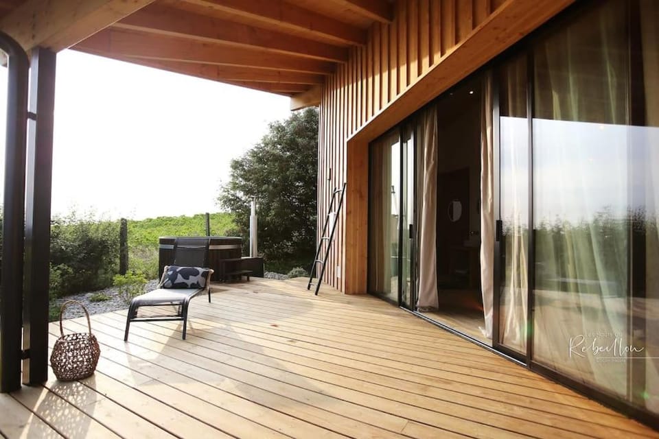 Day, Natural landscape, Balcony/Terrace