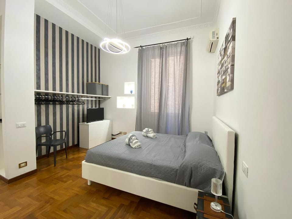 Bed, Photo of the whole room, Bedroom, towels, wardrobe