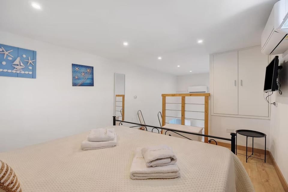 Madre Terra Airport Apartment & Rooms Bed and Breakfast in Terrasini