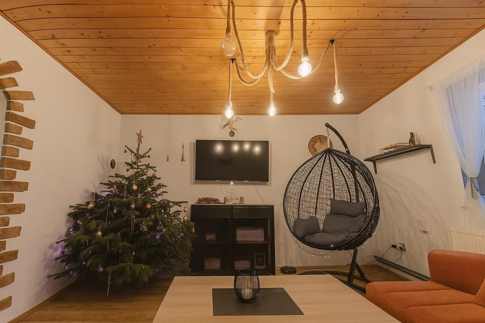 Communal lounge/ TV room, Communal lounge/ TV room, TV and multimedia, Living room, Seating area