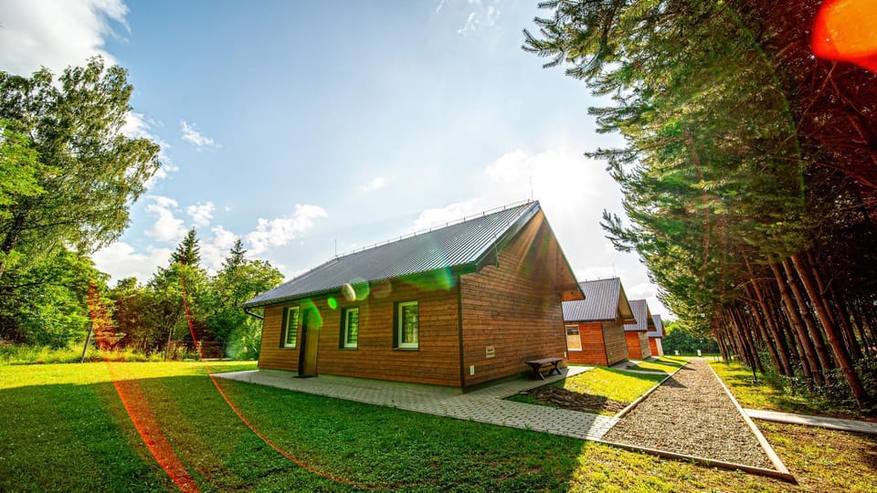 Property building, Spring, Day, Natural landscape, Garden, Seating area, Garden view