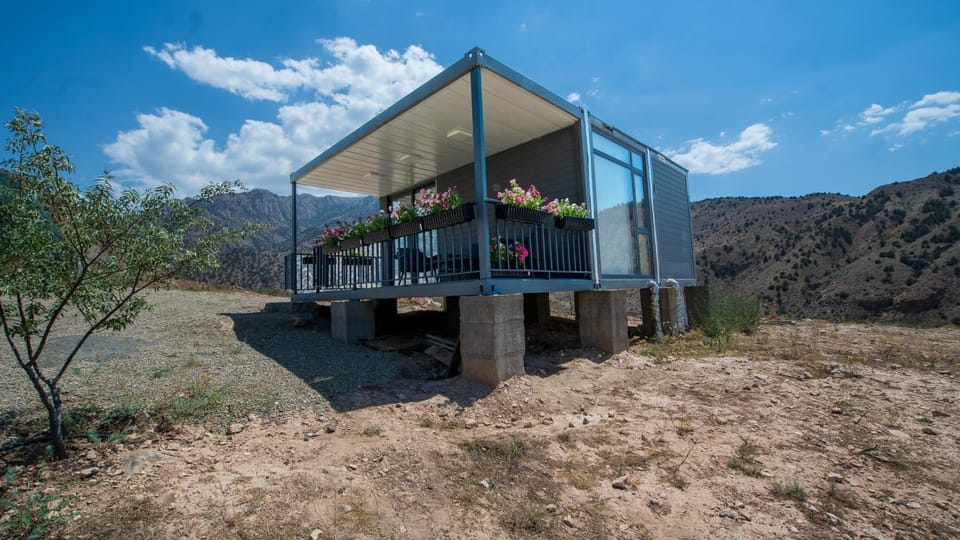 Property building, Natural landscape, Balcony/Terrace