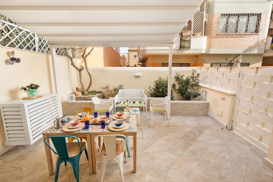 Patio, Garden, Breakfast, Lunch, Dinner