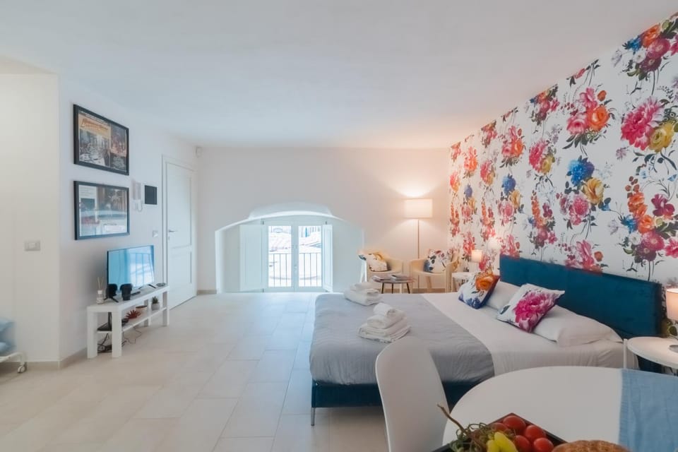 Arco del Mercato Suite Apartment in Syracuse