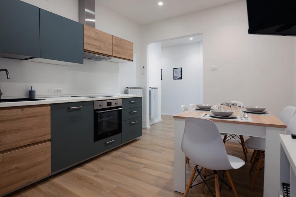 Kitchen or kitchenette, Dining area, dishwasher, minibar, pet friendly, stove