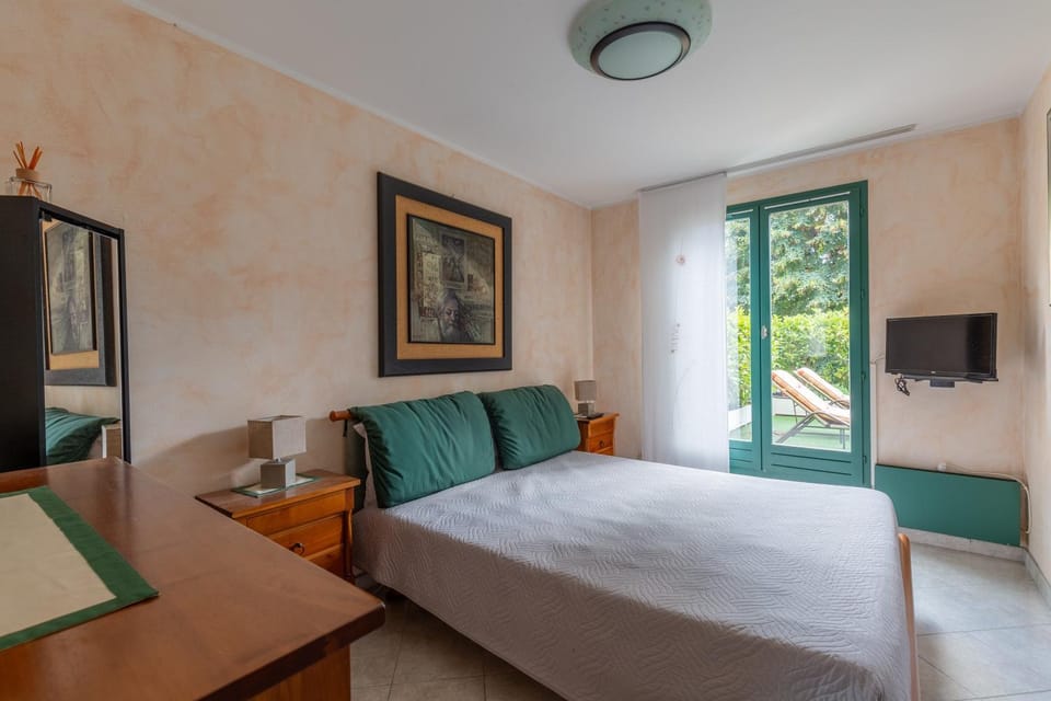 Property building, Living room, Bedroom