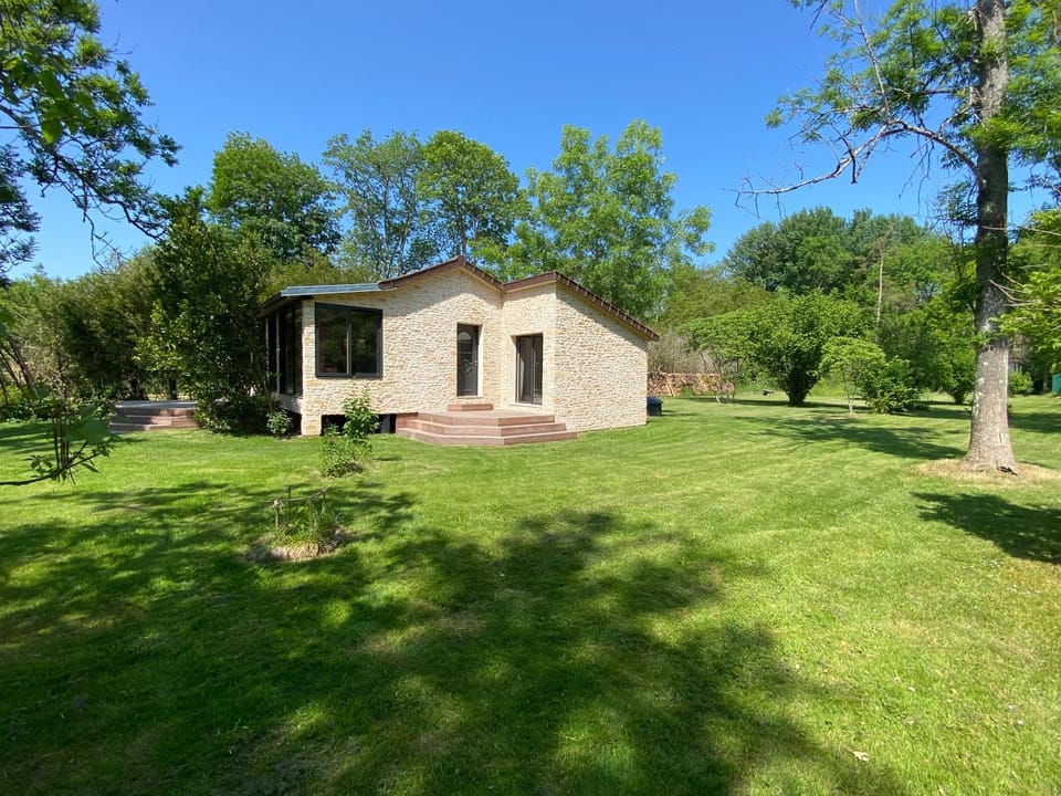 Apatam-Montigny, bord du Loing Villa in Île-de-France