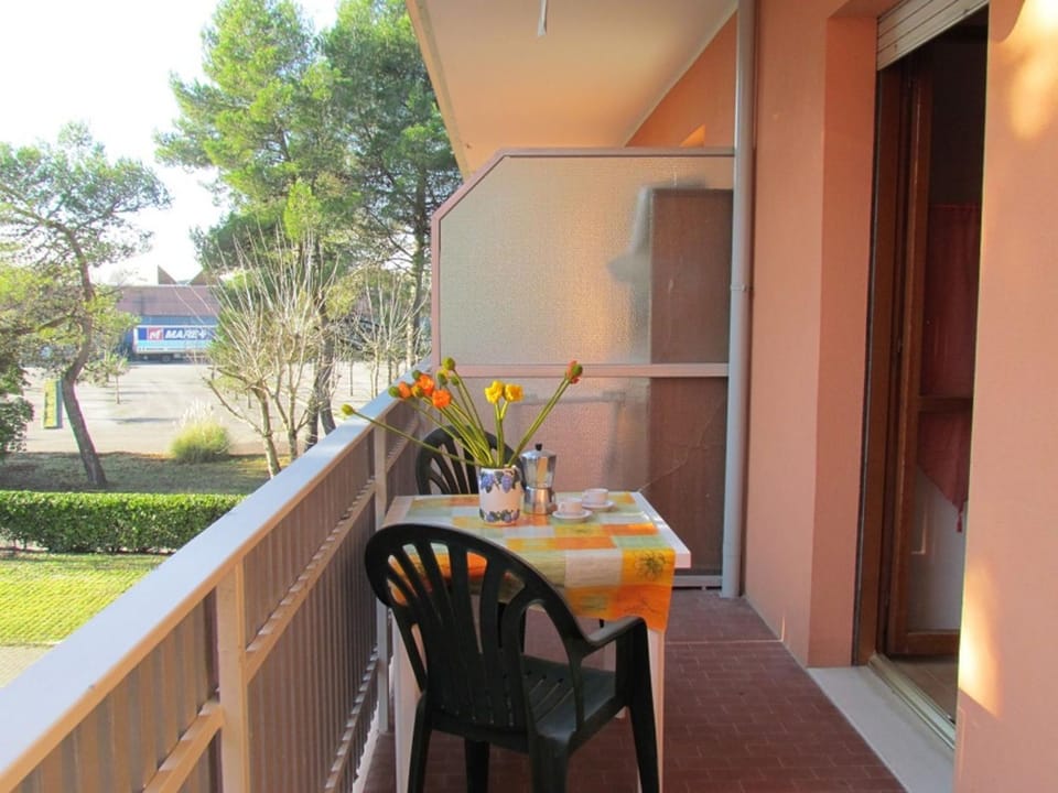 Balcony/Terrace, furniture