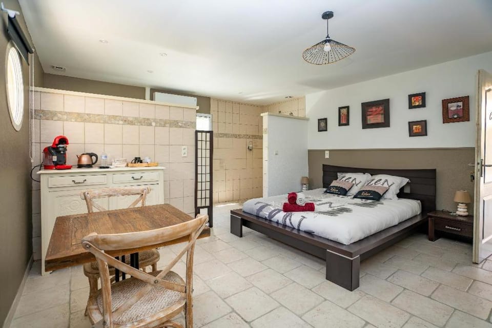 L'Hacienda Bed and Breakfast in Les Mathes