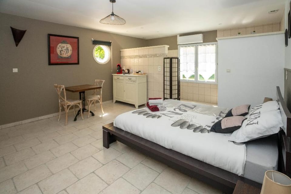 L'Hacienda Bed and Breakfast in Les Mathes