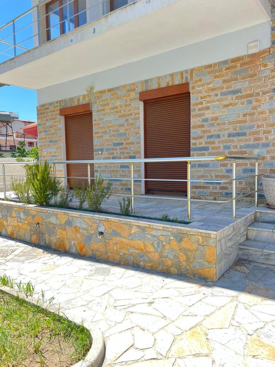 Property building, Day