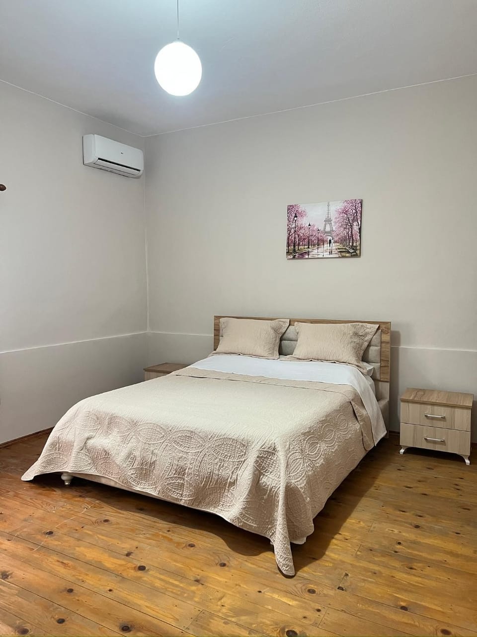 Bed, Photo of the whole room, Bedroom, air conditioner