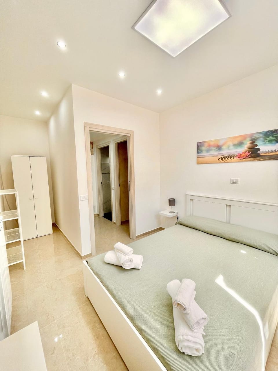 Photo of the whole room, Bedroom, internet, microwave, towels