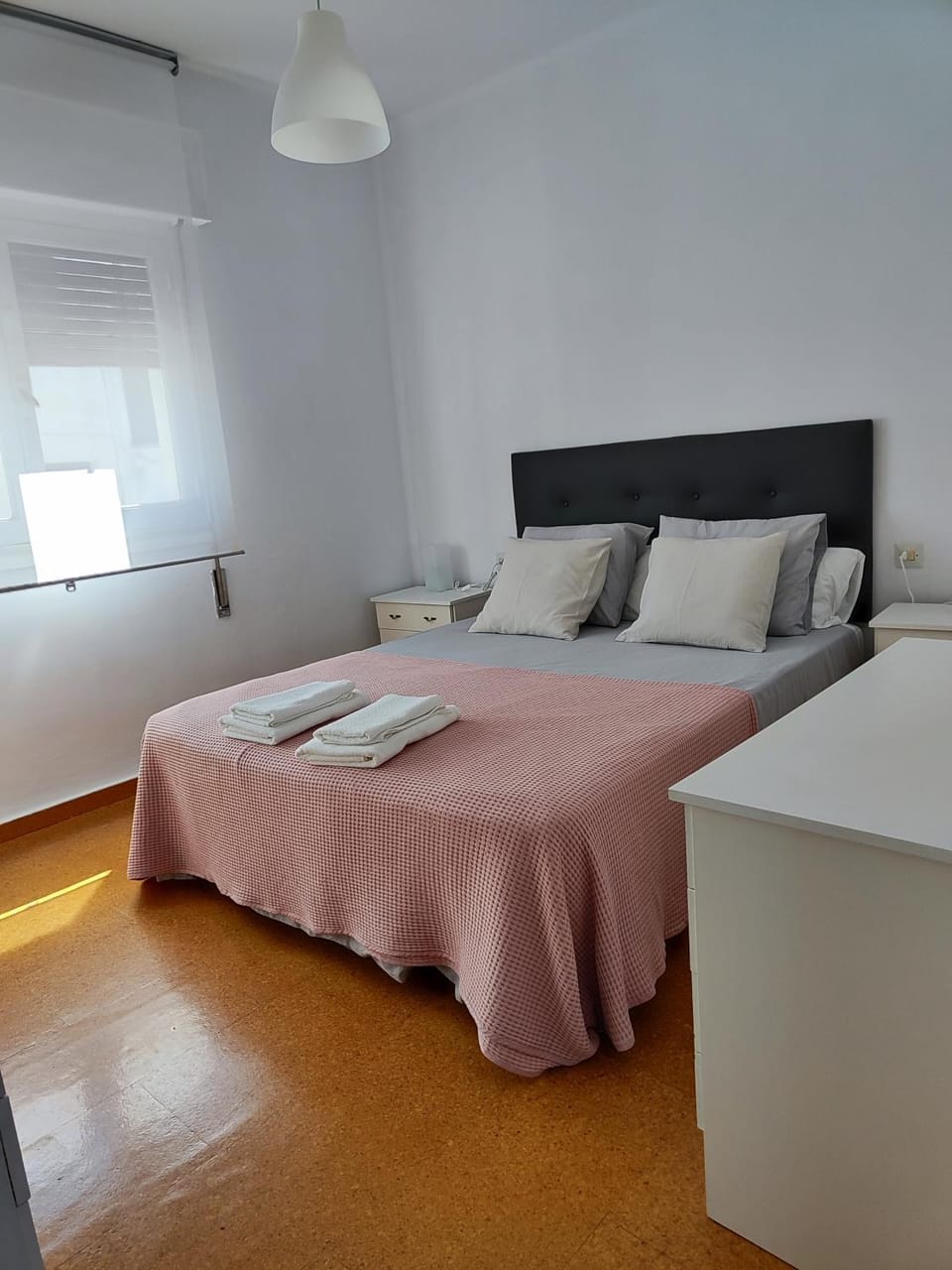 Photo of the whole room, Bedroom