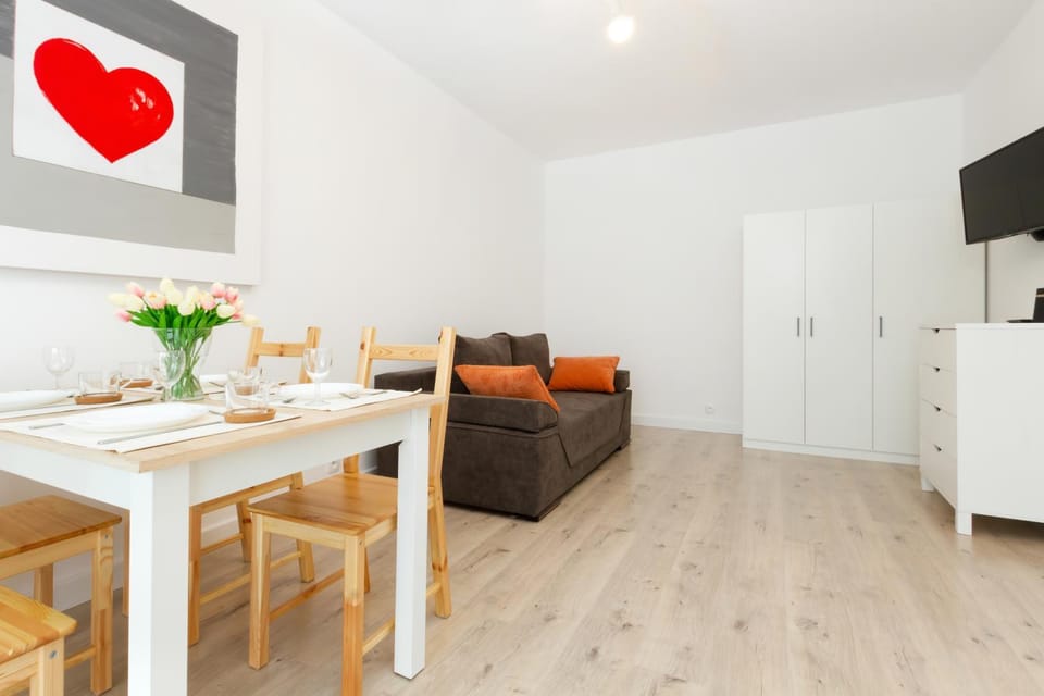 TV and multimedia, Kitchen or kitchenette, Living room, Seating area, Evening entertainment, wardrobe