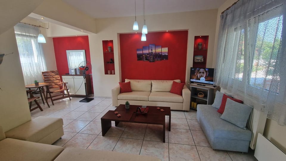 Activities, On-site shops, TV and multimedia, Living room, Seating area