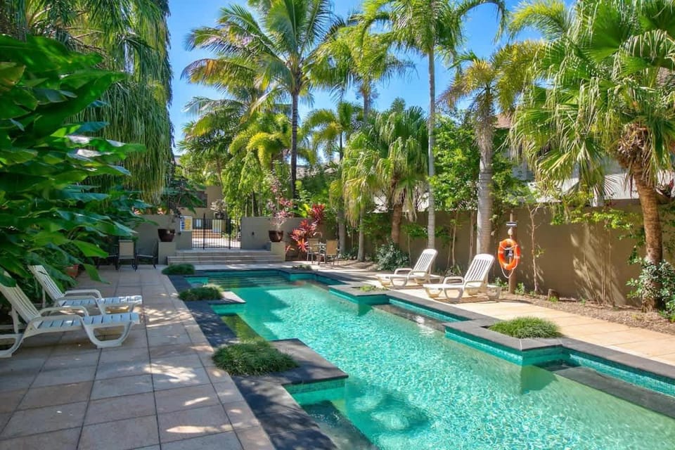 Postcard Perfect - Cairns Nine Pool Tropical Oasis Apartment in Cairns
