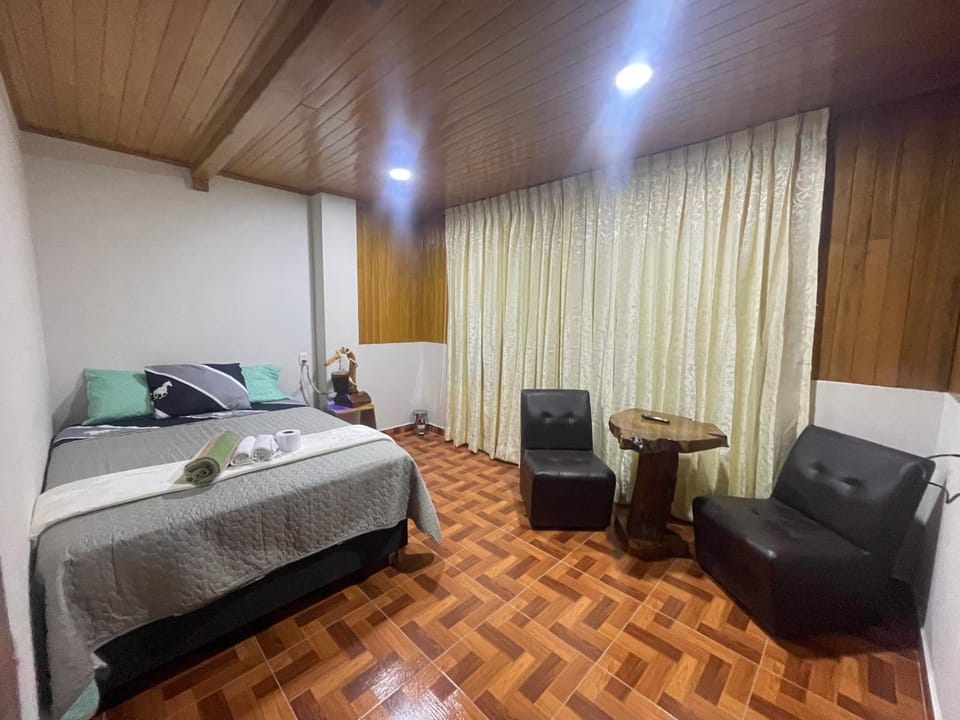 Paz y Bien Bed and Breakfast in Villa Rica