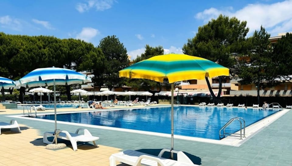 Summer, Swimming pool