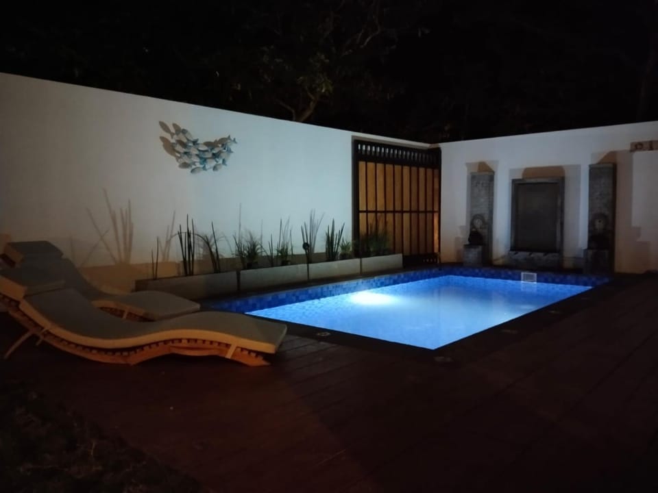 Night, Swimming pool