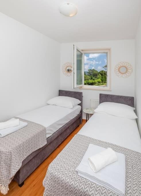 Stylish two bedroom apartment&garage parking place Apartment in Dubrovnik