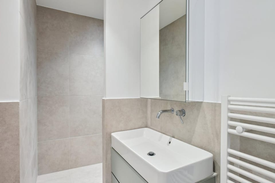Shower, Bathroom, towels