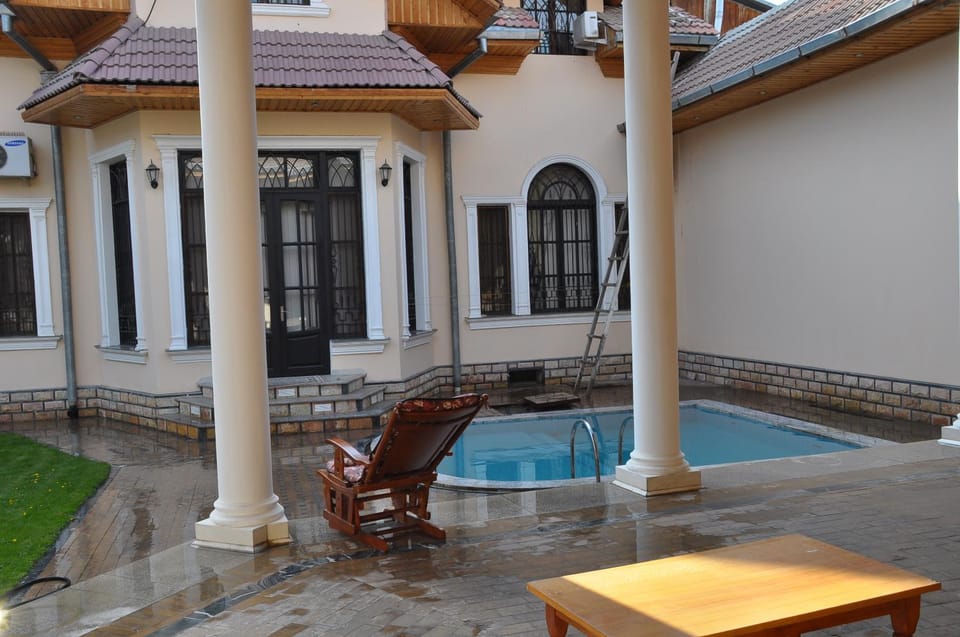 Swimming pool, Swimming pool