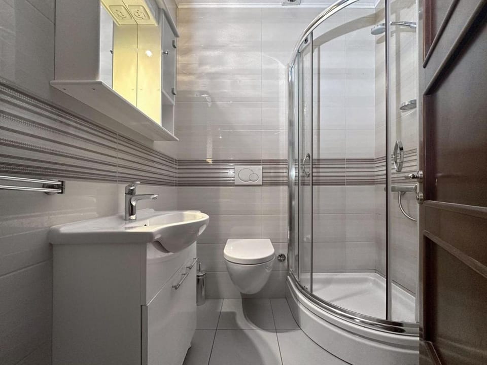 Shower, Toilet, Bathroom