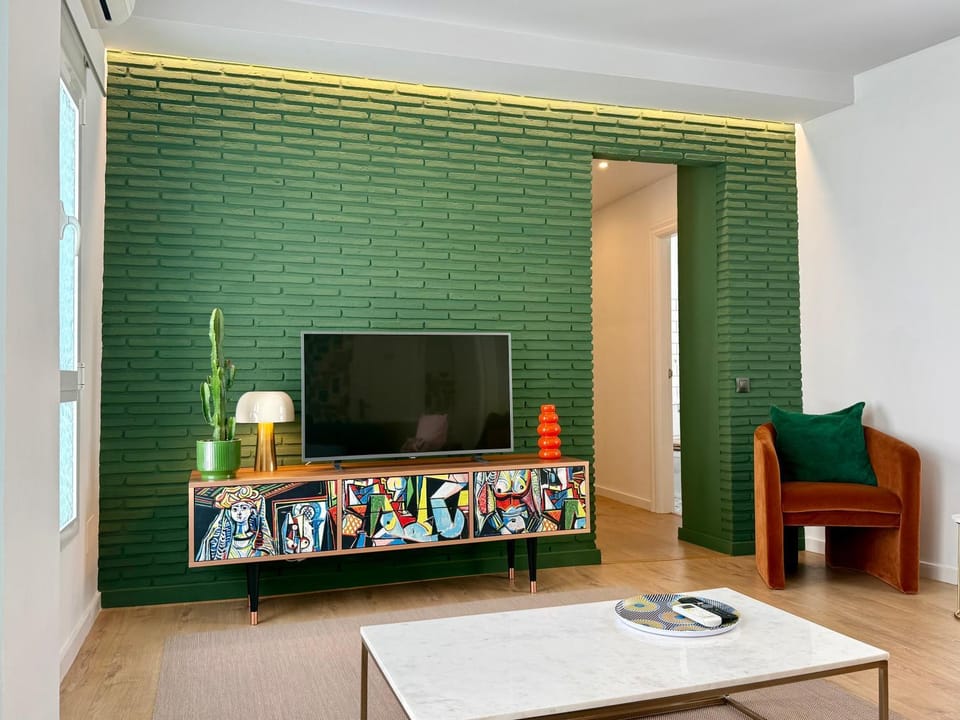 Communal lounge/ TV room, TV and multimedia, Evening entertainment