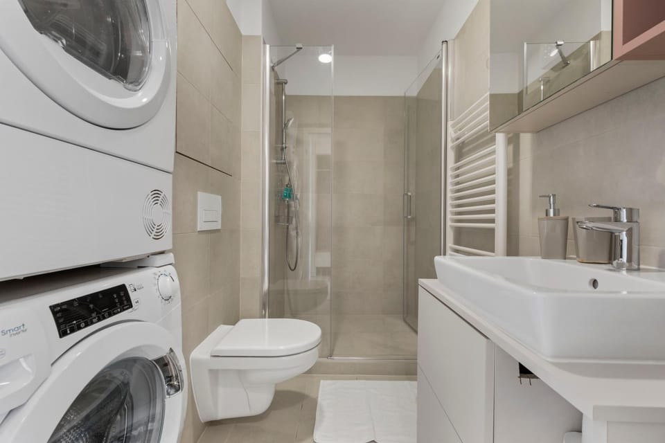 Shower, Toilet, Bathroom, washing machine, dryer