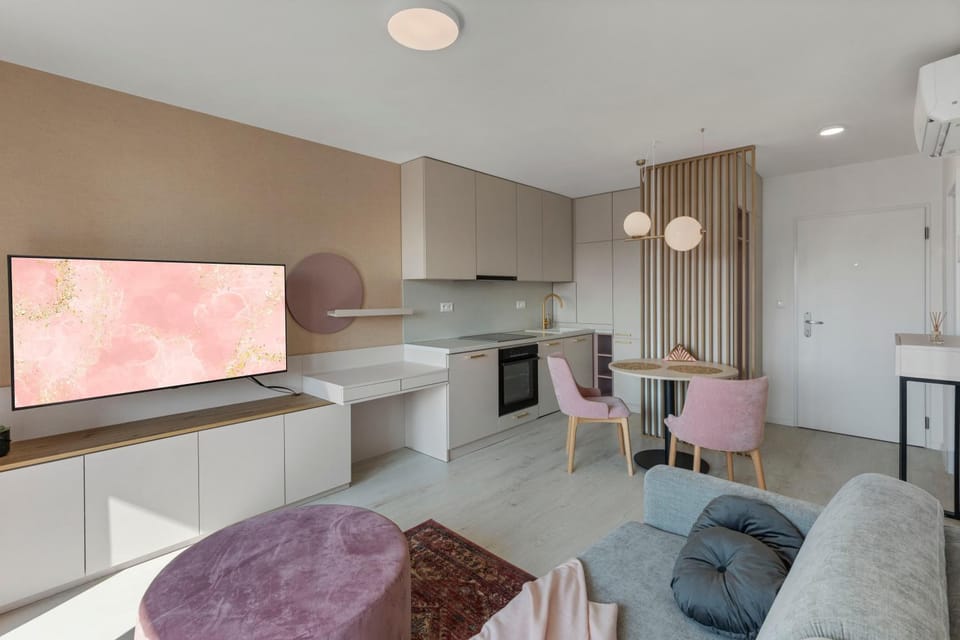 TV and multimedia, Kitchen or kitchenette, Living room, Seating area, Dining area, pet friendly