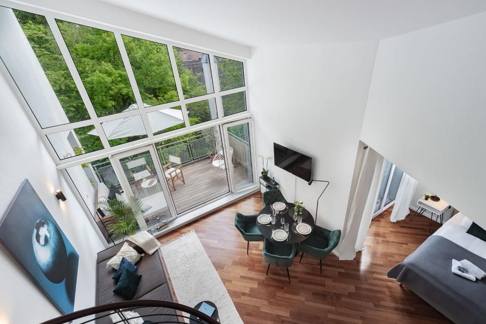 Communal lounge/ TV room, TV and multimedia, Living room, Seating area, Evening entertainment