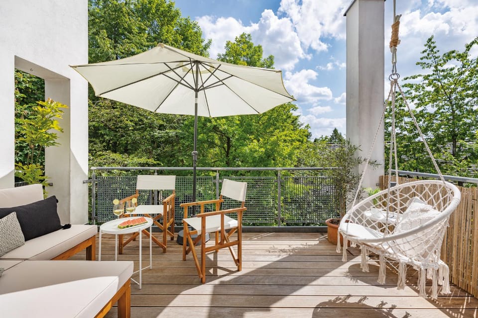 View (from property/room), Balcony/Terrace, Seating area, Garden view