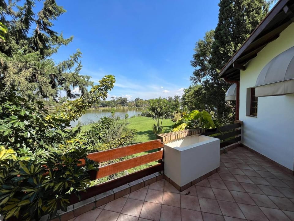Casa vista lago Vitória Régia Villa in State of São Paulo