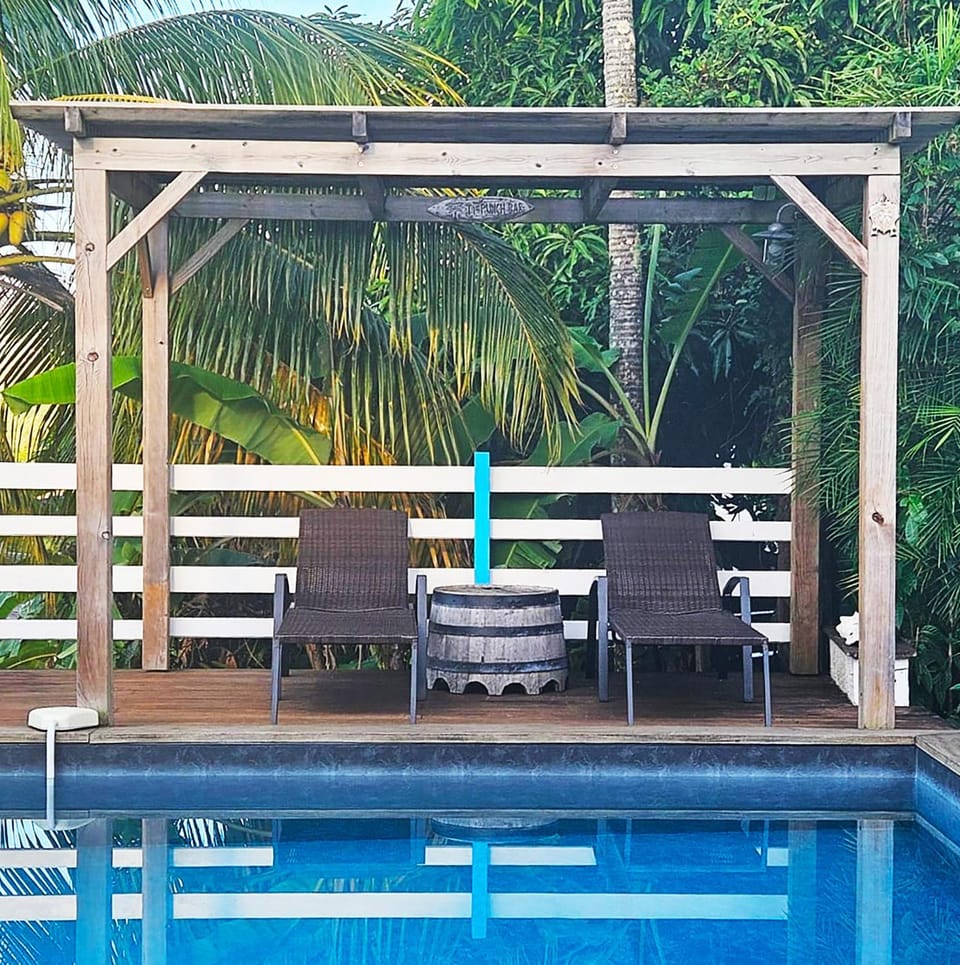 Patio, Pool view, Swimming pool, sunbed