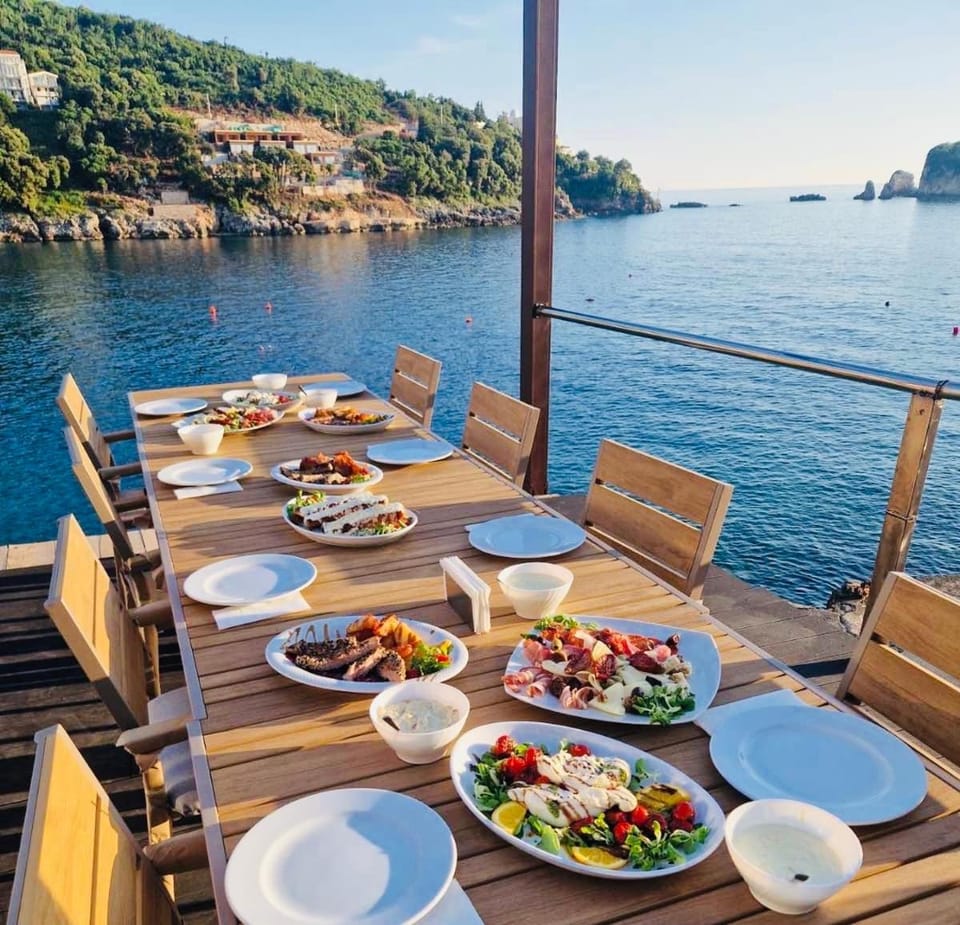 Restaurant/places to eat, Day, Food and drinks, Food, Sea view